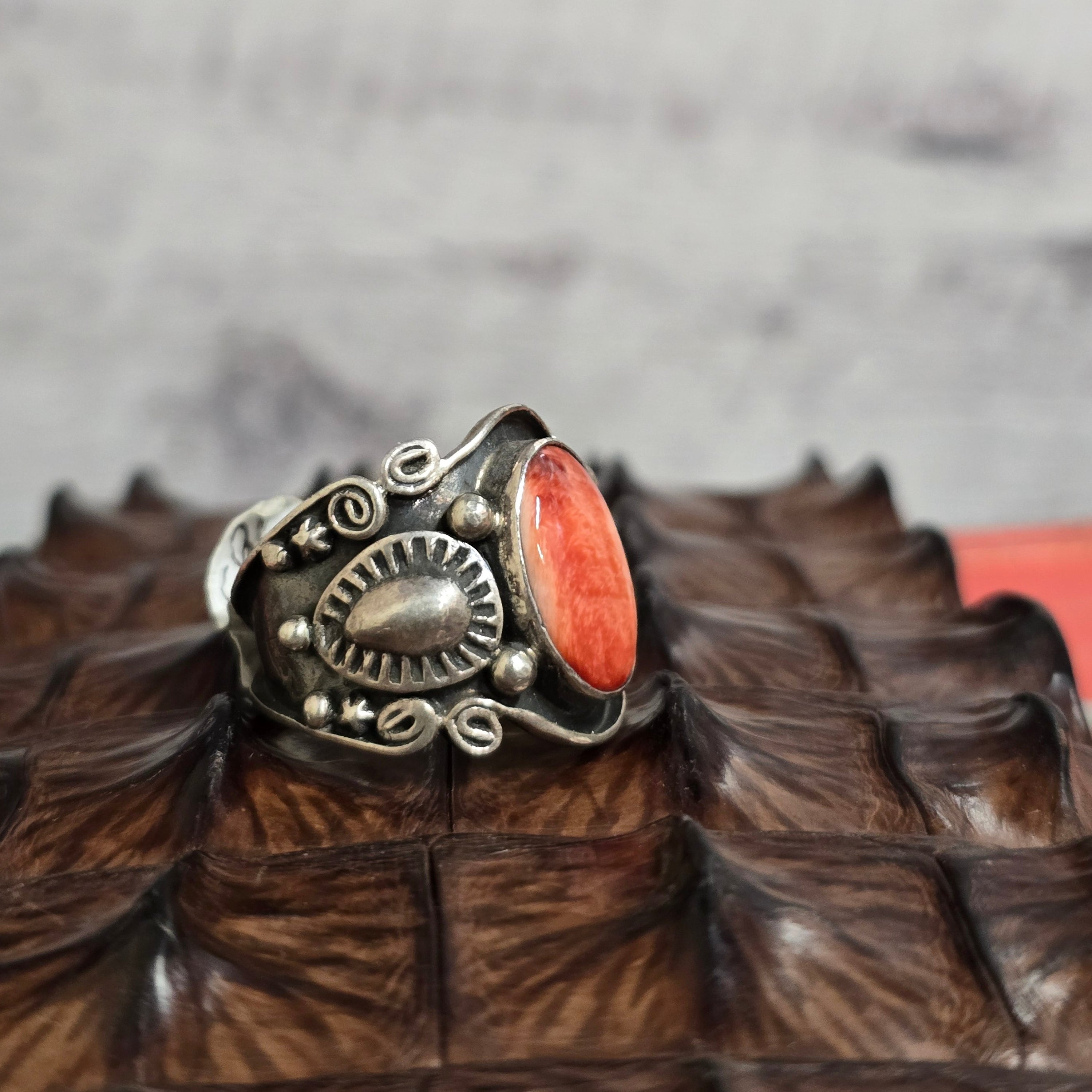 Vintage  Spiny Oyster Silver Ring