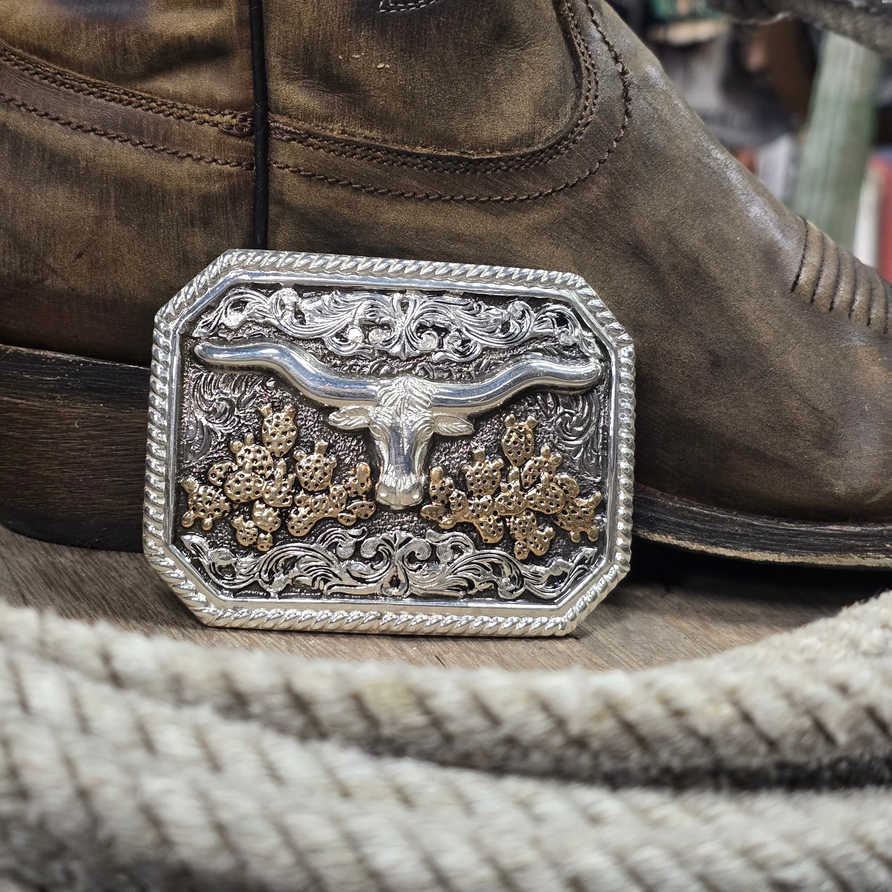 Crumrine Desert Longhorn Trophy Buckle