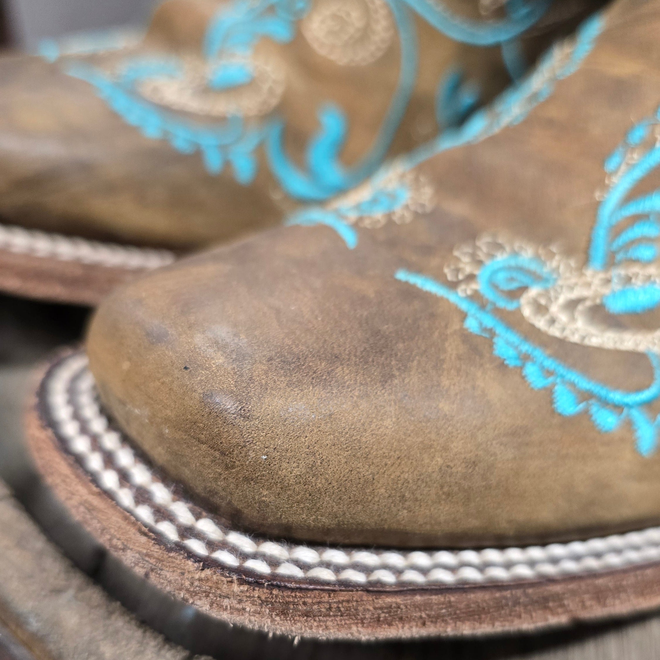 Women's Circle G size  6.5