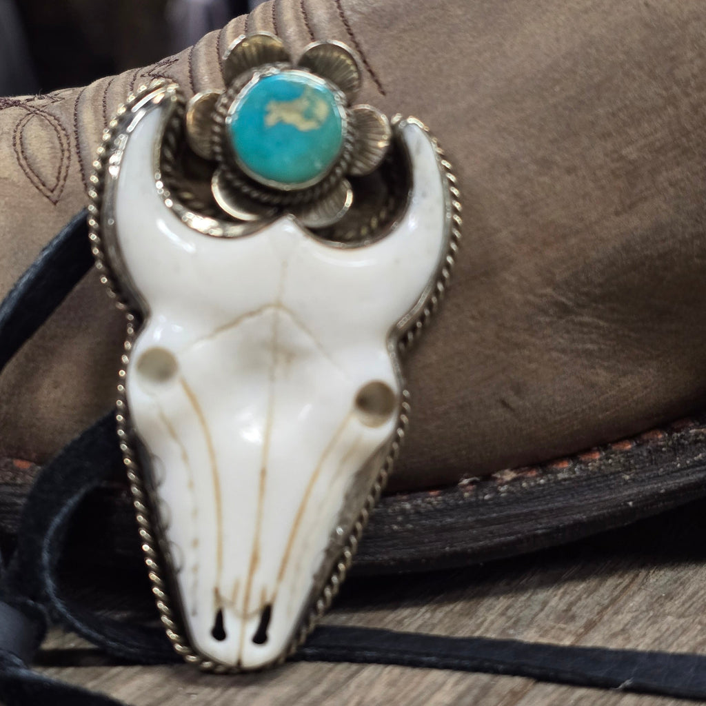 Bone And Turquoise short horn necklace