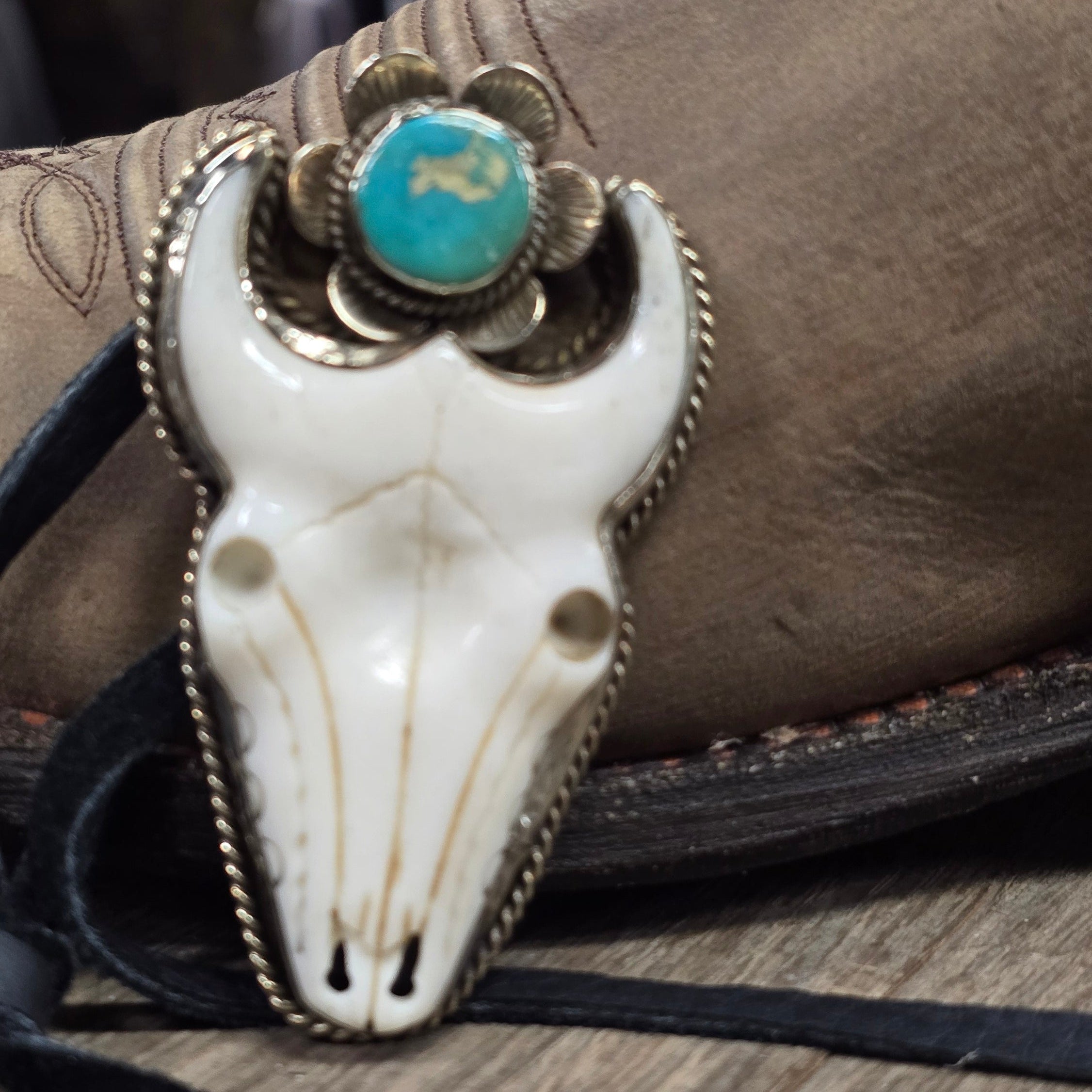 Bone And Turquoise short horn necklace