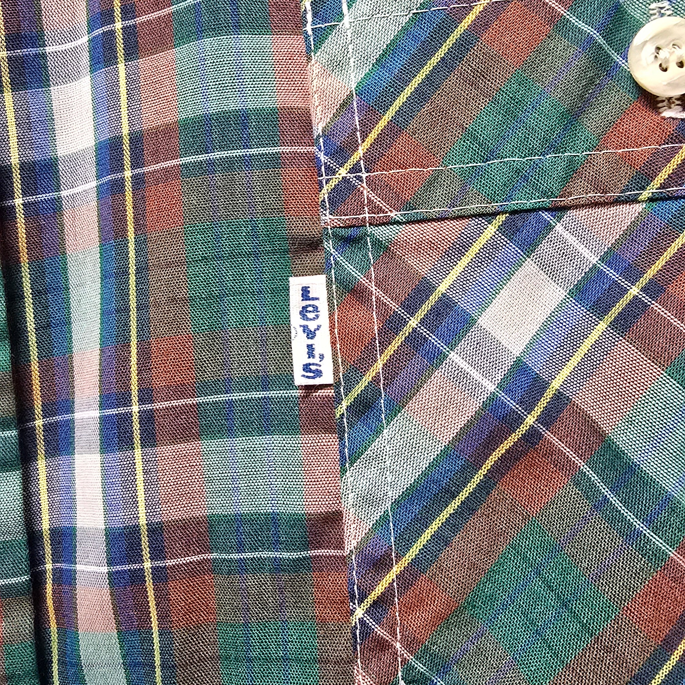 Vintage Levi's Plaid Button-Down Shirt