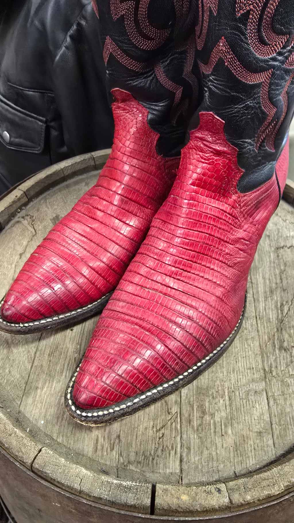 Vintage Justin Red Lizard Western Boots
