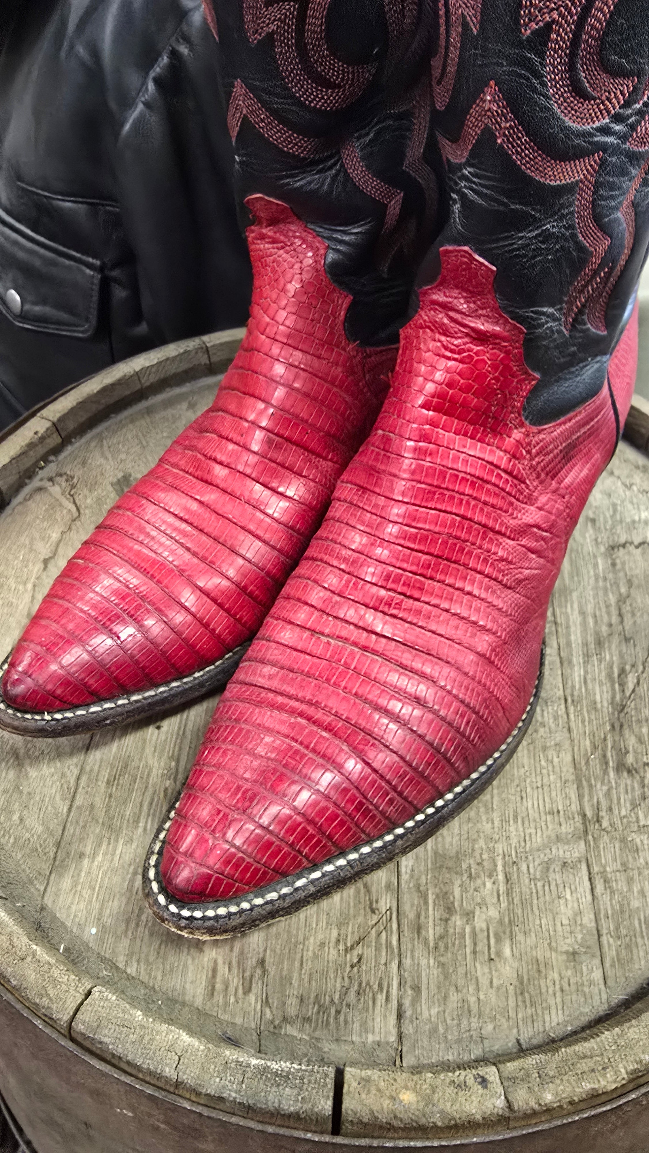 Vintage Justin Red Lizard Western Boots