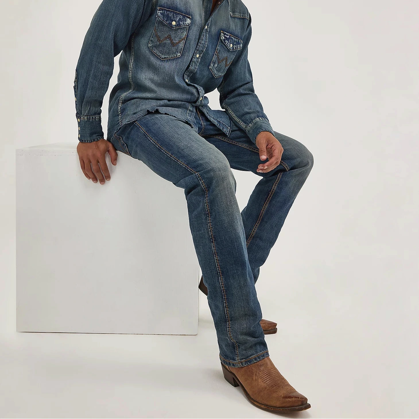 Men's Wrangler Retro Slim Fit Straight Leg Jean